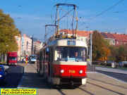 Pohled na opravenou tramvajovou trať (61733 bytes)