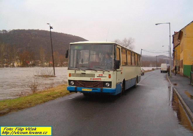 Evakuan a zrove zjezdov autobus ve Veslask ulici