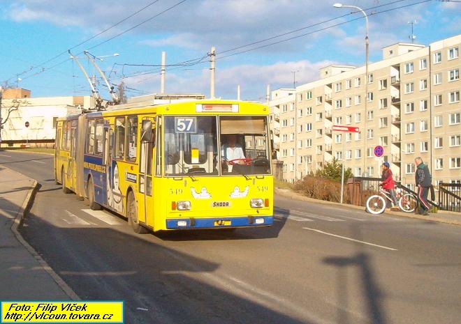 Linka slo 57 odstavovala sv vozy a za nstupn zastvkou, ped Polkovou ve smru do centra