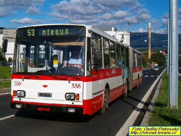Trolejbus na lince slo 53 vyjel ze zastvky Masarykova nemocnice a m na konenou Mrov