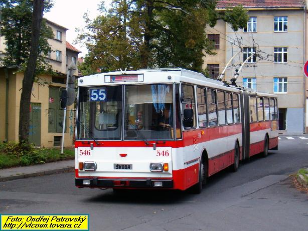 Trolejbus linky slo 55 pejel ze zastvky Beethovenova na nejnovj trolejbusovou tra kolem bukovkho sanatoria