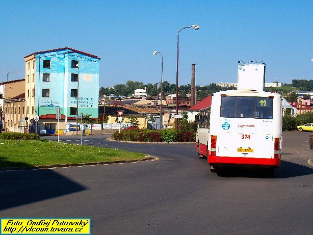 Uzavrka kiovatky Praaka se dotkla i linky slo 11, kter uzaven sek objdla pitlskm nmstm a okolo sdla redakce steckho denku