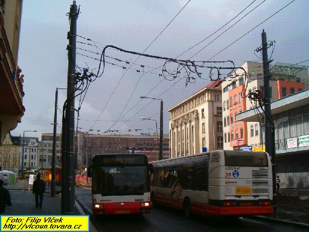 Nhradn autobusov doprava pod sekovm dliem v Hrnsk ulici
